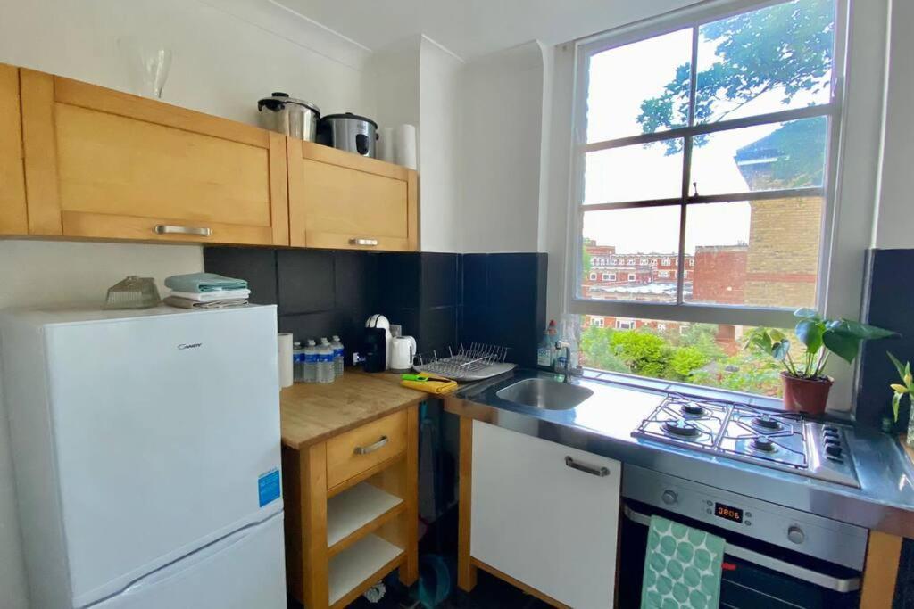 2 Bedroom Flat In Camberwell Green - Central Location With Excellent Connections To Tourist Attractions And Main London Airports מראה חיצוני תמונה